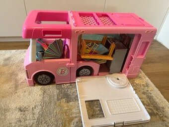 Barbie karavan a doplnky