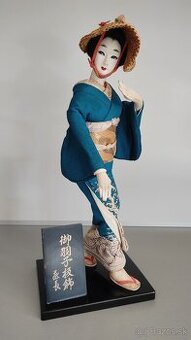 Japonská bábika Sado Okesa