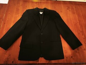Predam raz pouzity oblek na chlapca