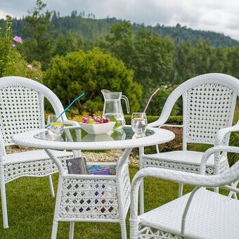 BIELY RATAN stôl NOVÝ 40e - 1