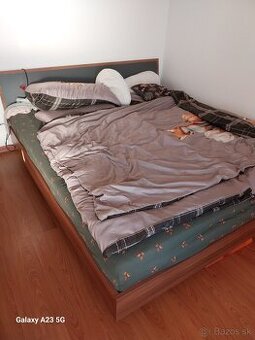 Predám skriňu posteľ a nočné stoliky