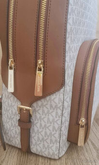 Krásny kvalitný ruksak MK