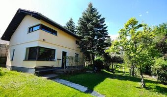 Rekreačná chata na očarujúcom pozemku s ovocným sadom