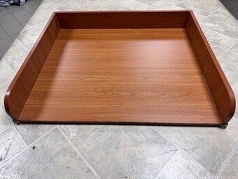 Komoda s prebalovacim pultom