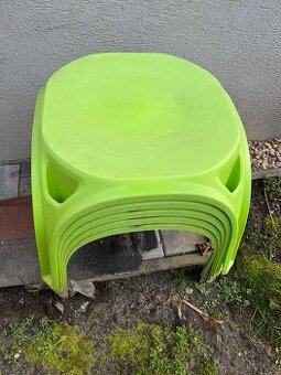 Darujem detský stolík