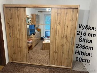 Šatníková skriňa