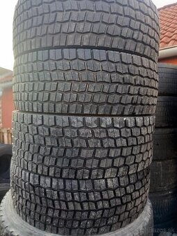 Predám zaberove pneu 295/60-22.5