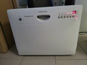 Predám mini umývačku riadu Elektrolux ESF 2450 W - 1