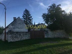 Ponúkame na predaj rodinný dom v obci Sološnica v pôvodnom s - 1
