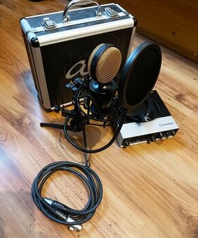 Set pre podcast, alebo stream mikrofón/zvukovka/stojan