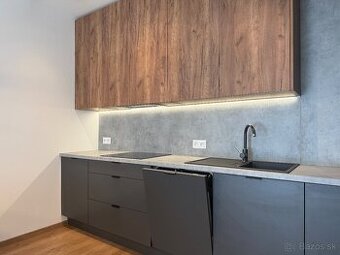 Prenájom 3 izbového bytu Nesto s parkovaním