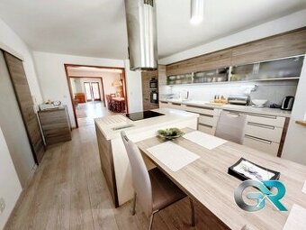 Znížená cena Exkluzívne Ponúkame Vám na predaj rodinnú vil
