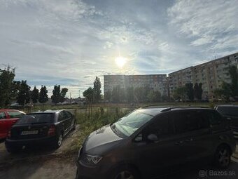 Ponúkame na prenájom 1 izbový byt.