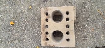 Darujem betónové plotové kocky