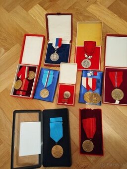 Medaile, vyznamenania,