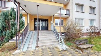 Na predaj 3 izbový byt v Lučenci na Rúbanisku III na 8/12 po