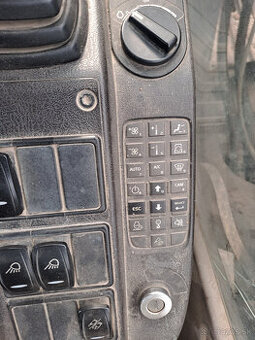 Pásový bager Volvo