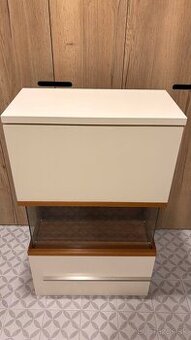 Musterring závesná skrinka – biela, bezchybný stav