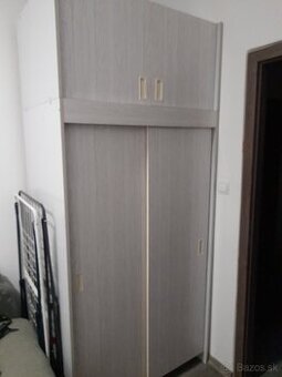 Skriňa s nadstavcom