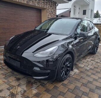 Tesla model Y Dual Motor 4x4 Long Range naj.len 23tis km ,ťa