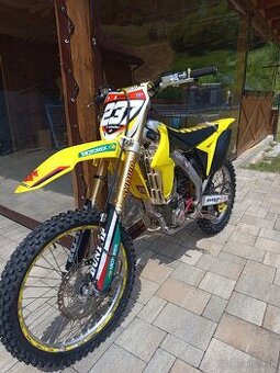 Suzuki rmz 250