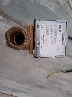 Dvojcestný a trojcestný zmiešavací ventíl