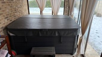 Na predaj vírivka Wellis Palermo