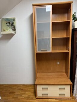 Darujem policovú zostavu so zásuvkami