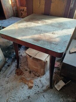 Retro stôl stolik