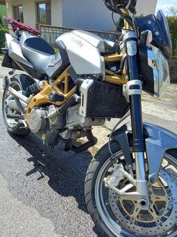APRILIA SHIVER 750