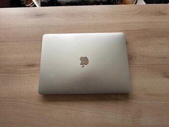 Macbook Pro 13” (2017) | i5 | 8 GB RAM | 128 GB SSD