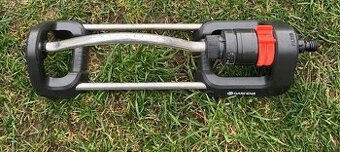 Zavlažovač Gardena na trávnik