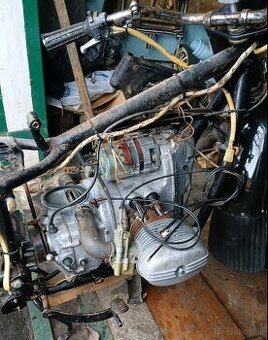 Motor převodovka se zpátečkou Ural najeto 2km