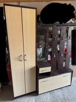 Predám vešiakovú stenu