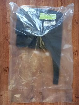 NISSAN NAVARA Ľavá plastová zásterka