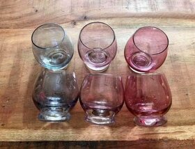 Retro dúhové poháre zo skla