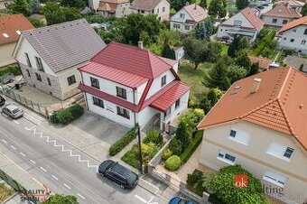 PRIESTRANNÝ RODINNÝ DOM V PERFEKTNEJ LOKALITE, SVÄTÝ JUR