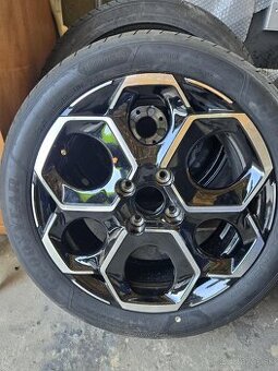 Elektronický a gumy Goodyear 205/55 R17