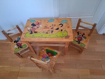 Detský stolík so stoličkami Minnie