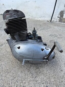 Motor Jawa 250 353