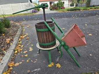 Lis na hrozno +mlyncek