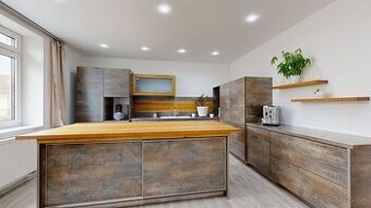 PREDAJ – VEĽKÝ 7-IZBOVÝ RODINNÝ DOM V TRNAVE, VHODNÝ NA BÝVA