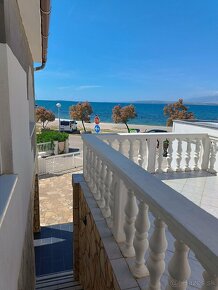 Chorvátsko - ubytovanie priamo  pri  mori pre 8 -16 osôb