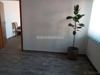 Podnikateľské priestory v srdci Šale na prenájom - 1