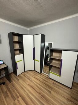 ŠTUDENTSKÁ IZBA V TOP STAVE