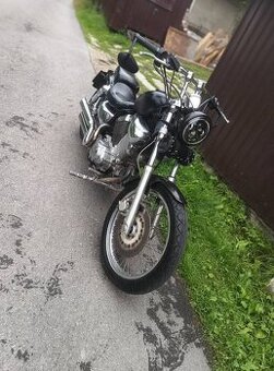 Yamaha Virago 535.