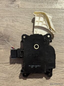 Motorček dverí Toyota Auris 2 MF1138002810PLS