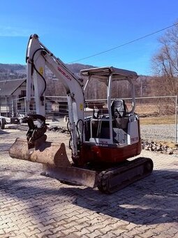 Minibager Takeuchi Tb23r 2700 kg 2011rv