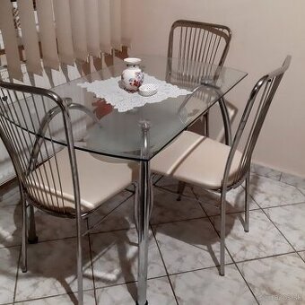 Stôl kuchynský so stoličkami