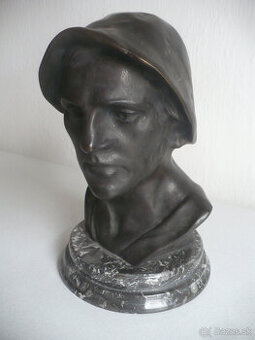 bronzová busta